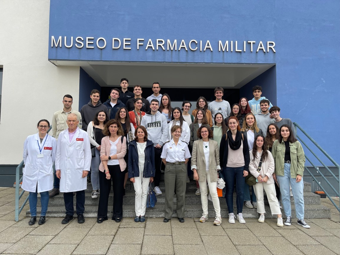 Visita al CEMILFARDEF Y Museo de Farmacia&nbsp;Militar